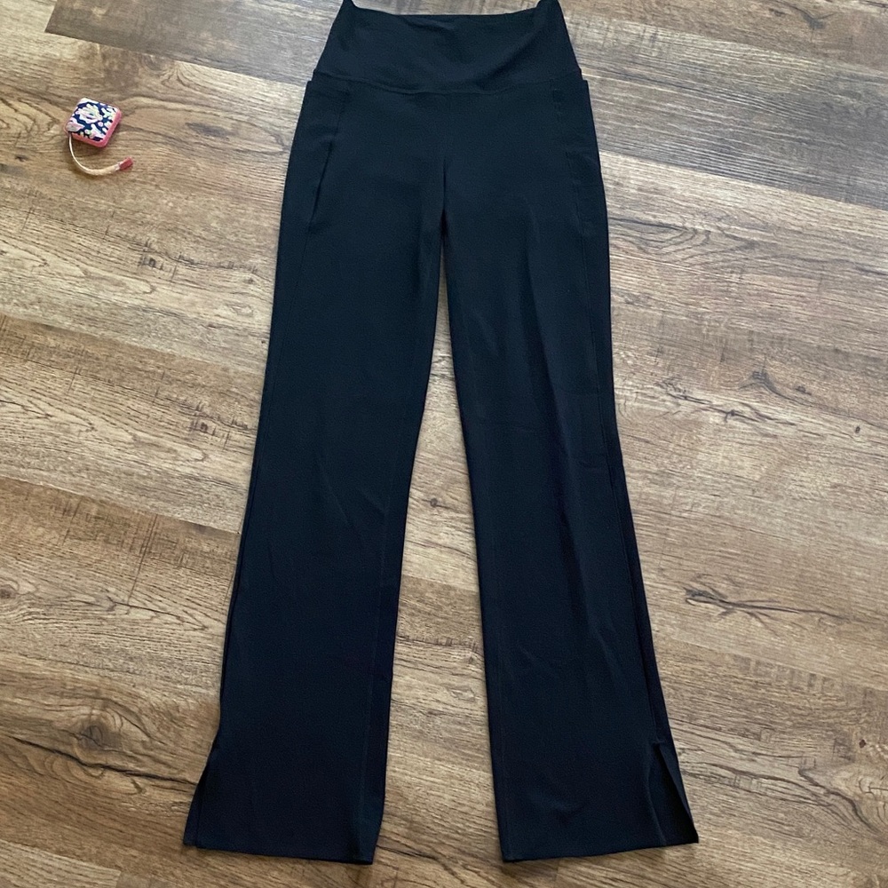 Athleta Transcend Stash Straight Leg Pants Womens Small